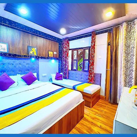 Flattiess ! Hotel Near Mall Road - Open Sitting Area On Terrace With Full Naini Lake View And Mountain Valley View - Wi Fi - Room Service Available - Top Rated Hotel Nainital Exterior photo