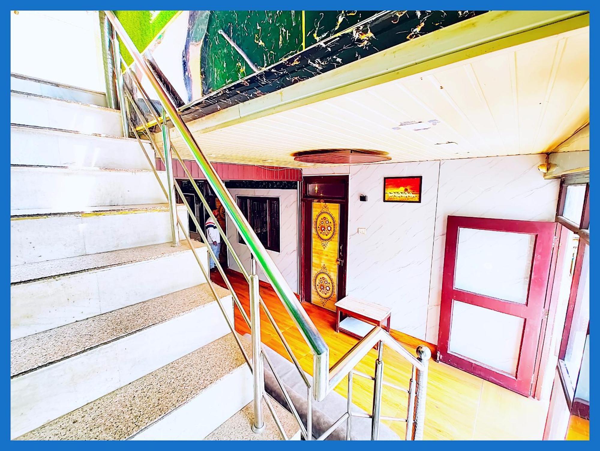 Flattiess ! Hotel Near Mall Road - Open Sitting Area On Terrace With Full Naini Lake View And Mountain Valley View - Wi Fi - Room Service Available - Top Rated Hotel Nainital Exterior photo