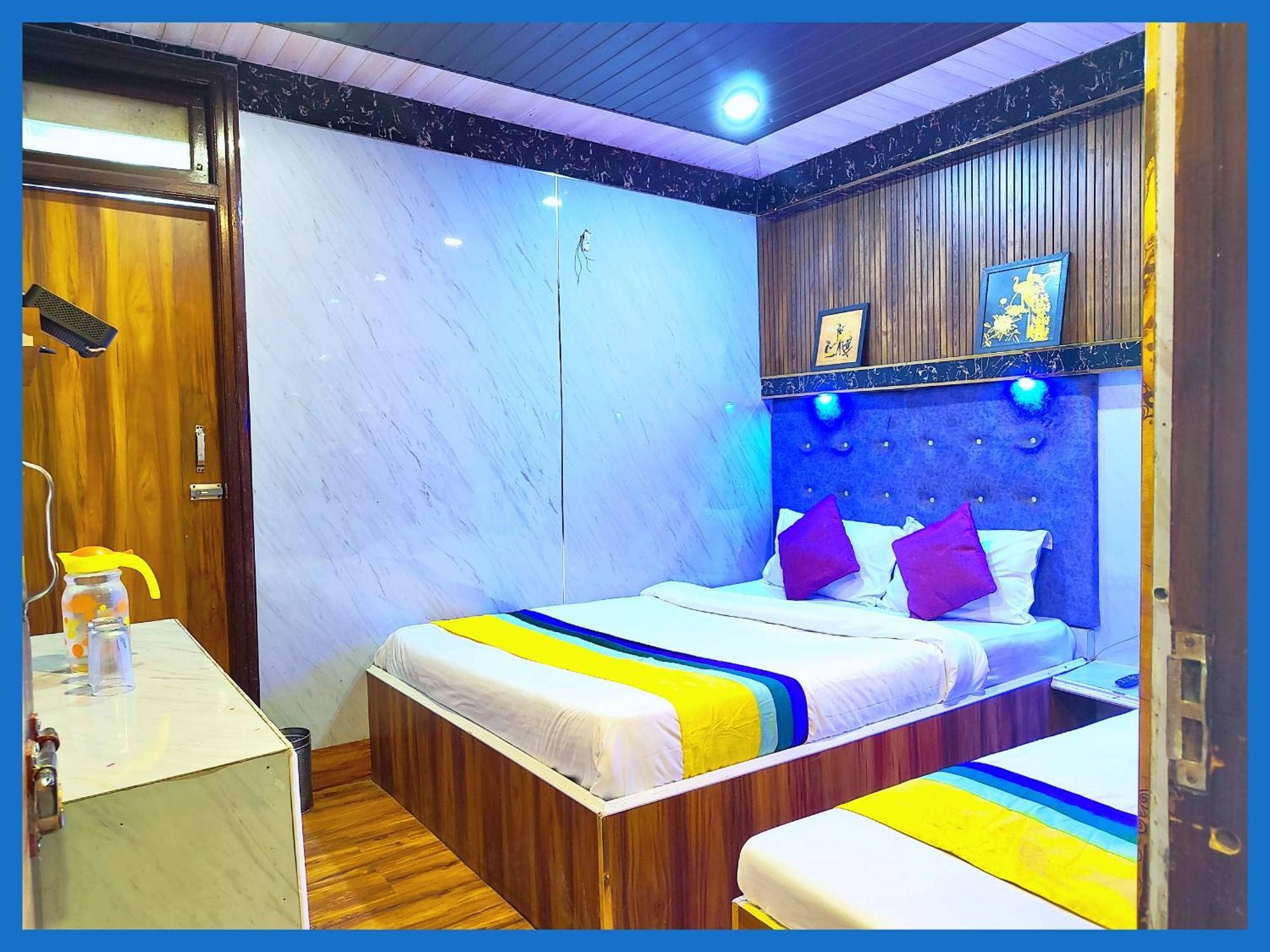 Flattiess ! Hotel Near Mall Road - Open Sitting Area On Terrace With Full Naini Lake View And Mountain Valley View - Wi Fi - Room Service Available - Top Rated Hotel Nainital Exterior photo